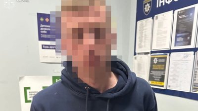 У Львові чоловік через зауваження вдарив перехожого ножем у спину