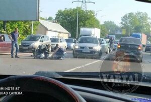 У Львові скутерист збив дівчину-пішохода