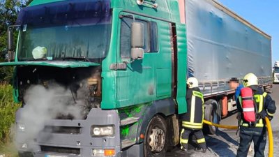 На Львівщині горіла вантажівка