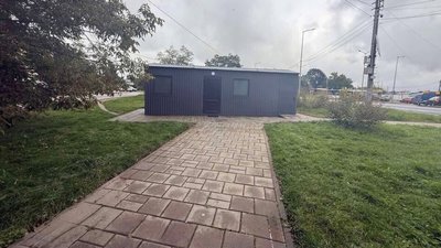 У Львові на вулиці Богдана Хмельницького встановили безплатну вбиральню