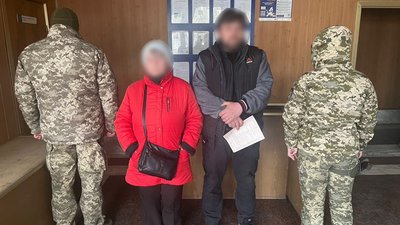 Українець одружився із 80-річною тещею, щоб виїхати за кордон