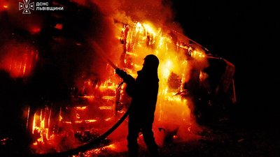 На Львівщині горів житловий будинок