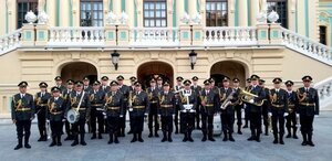 На барабани й марокаси грошей вистачило: Президентський полк витратив 6 млн на інструменти для оркестру