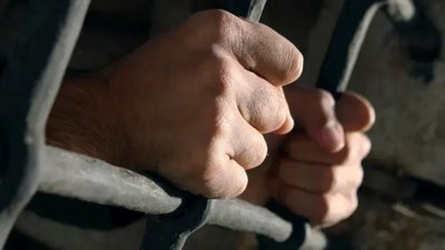 Засуджено 77-річного чоловіка, який зґвалтував малолітніх дівчат