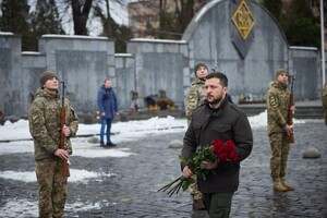 Зеленський на Личаківському кладовищі у Львові вшанував памʼять полеглих захисників (ФОТО/ВІДЕО)