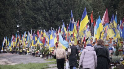 Дві доньки залишилися без батька: у Львові 5 жовтня поховають Героя Євгена Бобкова (ФОТО)