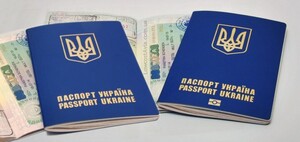 Від початку осені українцям знадобиться закордонний паспорт, щоб заїхати в Білорусь