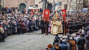 У неділю Львовом пройдуть дві Хресні ходи: можливі тимчасові ускладнення в русі (МАРШРУТИ)