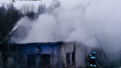 Під час пожежі у закинутій будівлі на Тернопільщині загинув чоловік