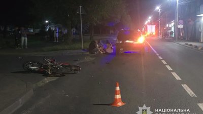 У ДТП на Львівщині травмовані водій та неповнолітня пасажирка мотоцикла