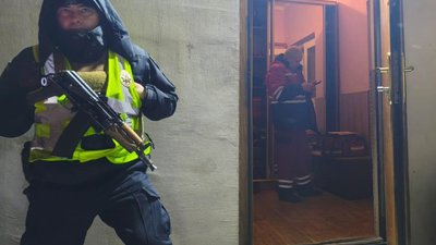 На Львівщині знайшли застреленими дітей та батька