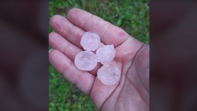 На Львівщині випав град (ВІДЕО)