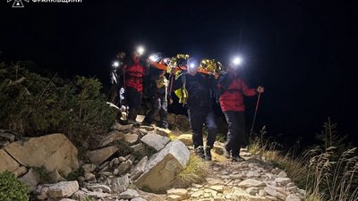 На Говерлі рятувальники допомогли травмованій туристці