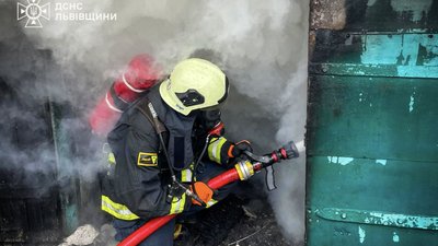 У Львівській області горів гараж
