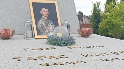 На Львівщині поліцейські встановлюють обставини наруги над могилою Героя України