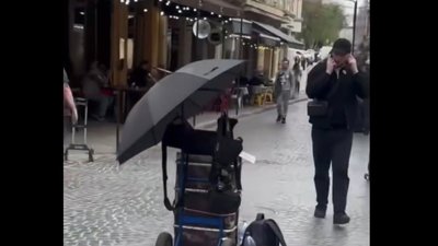 У Львові перевірять вуличних фотографів через російську музику (ВІДЕО)