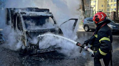 Біля Львова згорів автомобіль «Ощадбанку»