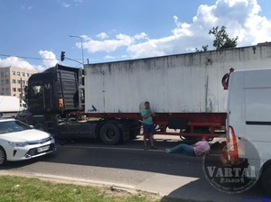 У Львові вантажівка збила велосипедиста (фото)