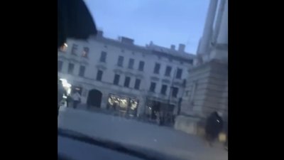 У Львові поліція знайшла водія, який у соцмережах похвалився проїздом площею перед Оперним театром (ВІДЕО)