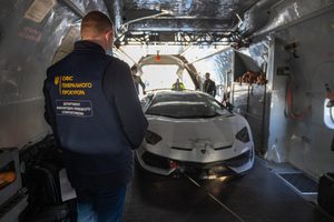 Україна передала німецьким правоохоронцям Lamborghini та Rolls Royce (фото, відео)