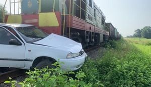 Загиблою на залізничному переїзді  у селі Панчищини виявилася місцева жителька, - поліція