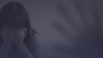 Мати та спільника засудили на 15 років за порнографію та зґвалтування п'ятирічної доньки