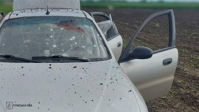 На Сумщині двоє чоловіків загинули внаслідок вибуху ворожого БпЛА, який вони завантажили в авто