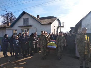 Львівщина попрощалася з воїном Володимиром Герою (фото)