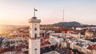 У Львові демонтували понад 3600 незаконних вивісок та рекламних конструкцій