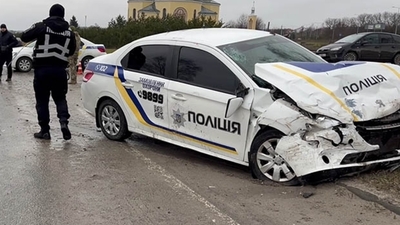 На Львівщині сталася ДТП за участі поліцейського автомобіля (ВІДЕО)