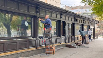 У центрі Львова демонтовують два ресторани