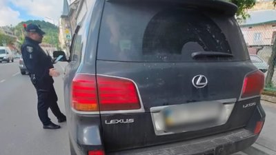 У Львові знайшли і покарали зухвалого водія Lexus LX 570 (ВІДЕО)