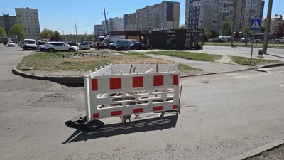 У Львові через провал дороги змінили маршрути чотирьох автобусів