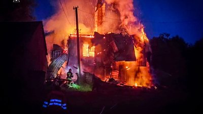 На Львівщині горів житловий будинок