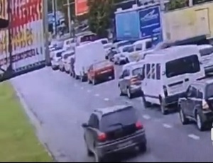 З’явилося відео моменту аварії на Науковій (відео)