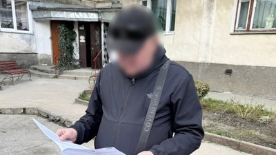 На Прикарпатті чоловік вкрав у 78-річної мами загиблого воїна понад 200 тис виплат