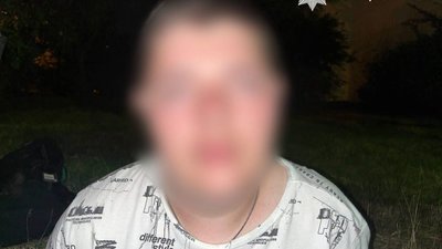 У Києві затримали 26-річного чоловіка, який намагався спалити електрокар