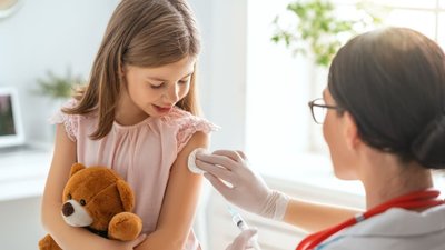 Під час інфекцій школярів без вакцинації не пускатимуть до класів, – МОЗ