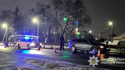 У Львівському районі автомобіль збив 55-річного пішохода