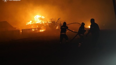 Вогонь пройшов уже близько 680 га: на Полтавщині майже добу ліквідовують масштабну лісову пожежу (ФОТО)