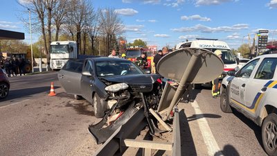 У ДТП біля Львова загинула водійка автомобіля (ФОТО)