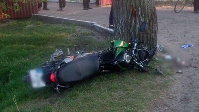 У ДТП на Волині загинули молоді водій та пасажир мотоцикла
