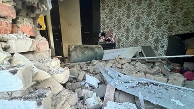 На Київщині ракета влетіла у спальню: 19-річна дівчина дивом вціліла (ФОТО)