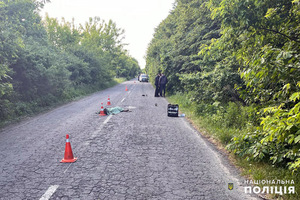 На Хмельниччині водій фургона збив на смерть підлітка та втік з місця події