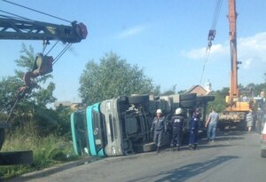 На Львівщині в кювет злетів вантажний автомобіль (ФОТО)