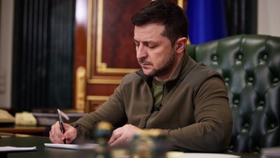 Зеленський уточнив, за скільки років росія прийде знову й зруйнує нас повністю