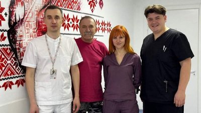 У Львові судинні хірурги врятували 72-річного пацієнта, який переніс два гострі інфаркти за добу