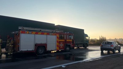 У ДТП на Львівщині зіткнулися вантажівка та автобус