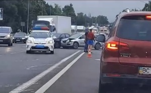 ДТП у Львові суттєво ускладнила рух (ФОТО, ВІДЕО)