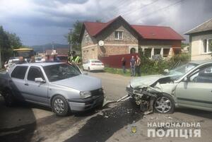 Допустив зіткнення із зустрічним авто: на Закарпатті п’яний водій спричинив ДТП з травмованими (фото)